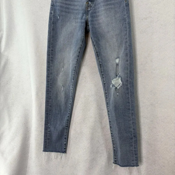 Levis Women’s Wedgie Skinny Jeans Size 24 Distressed Button Fly Stretch Fray Hem - Picture 3 of 9